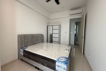 The M @ Medini Macrolink