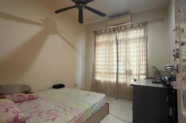 Villa Park Condominium