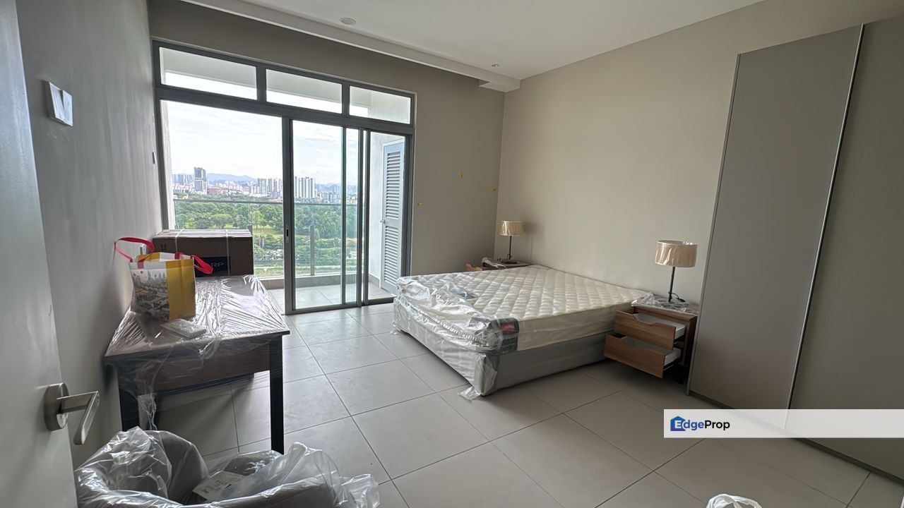 Dorsett Waterfront Condo | Luxury Bathtub | Lakeside View | High Floor | Prime Location | Fully Furnished, Selangor, Subang Jaya