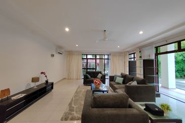 IOI Beverly Row @ IOI Resort City