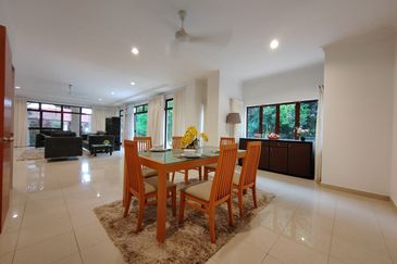 IOI Beverly Row @ IOI Resort City