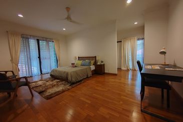 IOI Beverly Row @ IOI Resort City