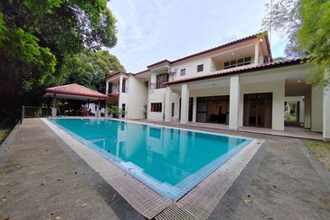 IOI Beverly Row @ IOI Resort City