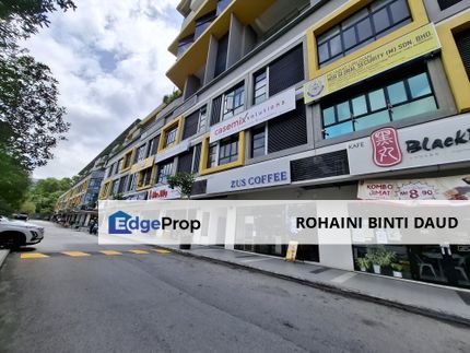 Near KTM KAJANG Ready Move In FULLY FURNISHED MKH Boulevard KAJANG, Selangor, Kajang