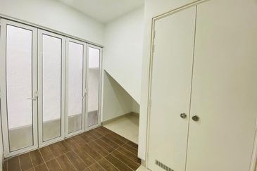 Duta Villa, Presint 14