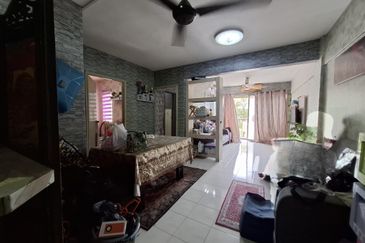 Mawar Apartment (Taman Bunga Raya)