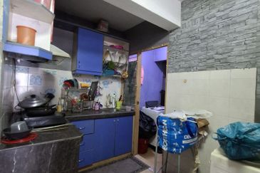 Mawar Apartment (Taman Bunga Raya)