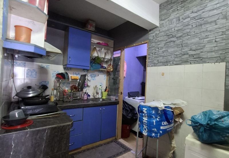 Mawar Apartment (Taman Bunga Raya)