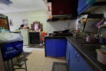 Mawar Apartment (Taman Bunga Raya)