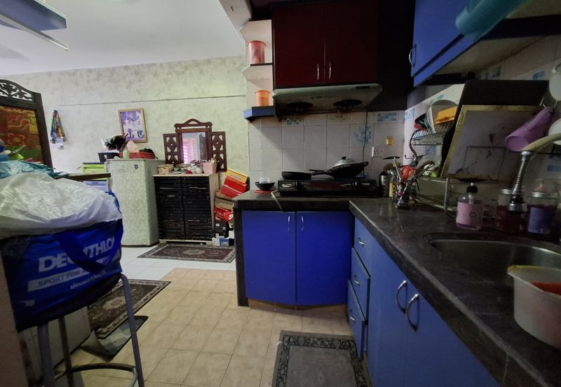 Mawar Apartment (Taman Bunga Raya)