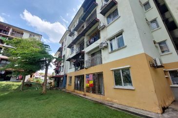 Mawar Apartment (Taman Bunga Raya)