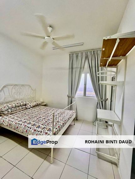 FULLY FURNISHED with 2 Aircond 2 Room Kita Impian Cybersouth DENGKIL, Selangor, Dengkil