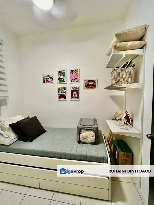 FULLY FURNISHED with 2 Aircond 2 Room Kita Impian Cybersouth DENGKIL, Selangor, Dengkil