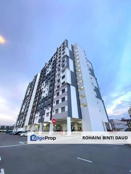 READY MOVE IN with Kitchen Cabinet Akasia Apartment Diamond City SEMENYIH , Selangor, Semenyih