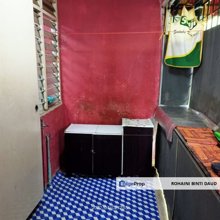 LOW COST UNIT 3rd Floor Blok G Julia Apartment Bandar Baru Selayang SELAYANG BATU CAVES, Selangor, Selayang