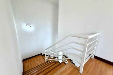 Jalan Seri Putra 2/3