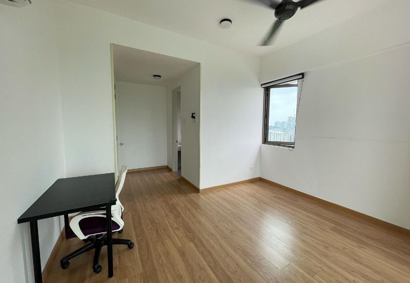 Lake Point Residence