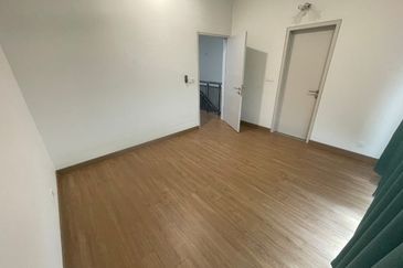 LAMAN MAWAR INDAH @ KOTA SERIEMAS