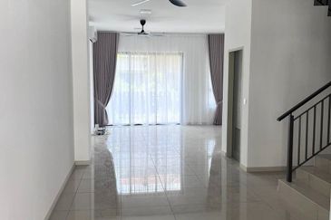 Setia Warisan Tropika (Belladonna)