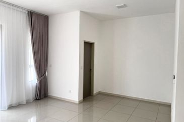 Setia Warisan Tropika (Belladonna)