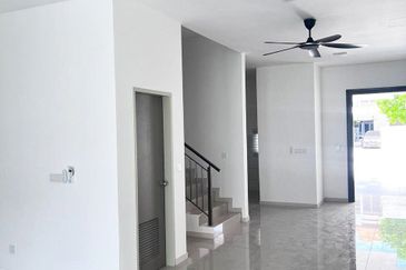 Setia Warisan Tropika (Belladonna)