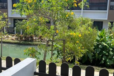 Setia Warisan Tropika (Belladonna)