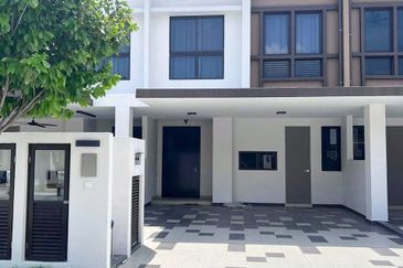 Setia Warisan Tropika (Belladonna)