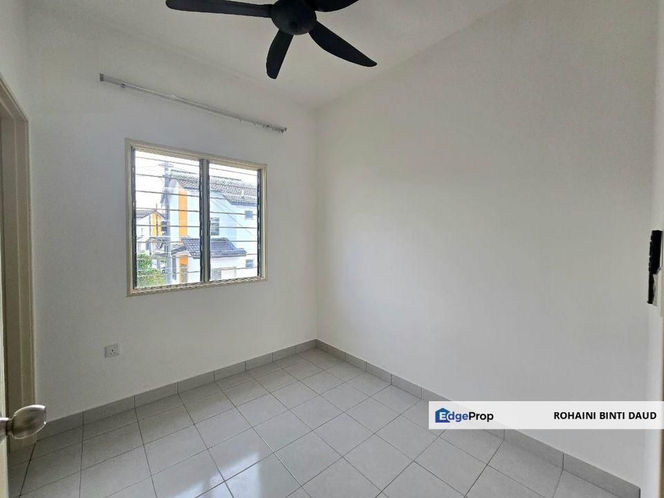 Facing Open 2 Storey Terrace End Lot Aster Bukit Beruntung Rawang, Selangor, Hulu Selangor
