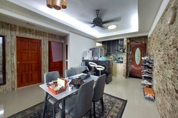 Mawar Apartment (Taman Bunga Raya)