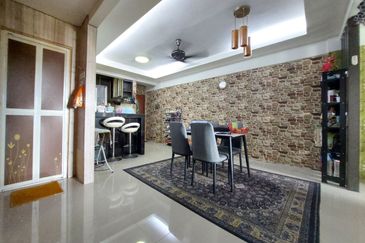 Mawar Apartment (Taman Bunga Raya)