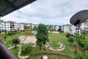 Mawar Apartment (Taman Bunga Raya)