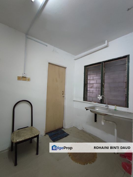 GROUND FLOOR 3 Bilik Flat Anggerik Prima Beruntung BUKIT BERUNTUNG RAWANG, Selangor, Rawang