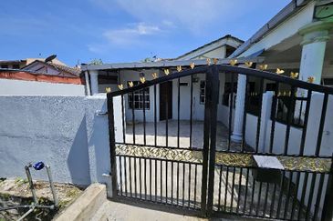 Taman Widuri, Bukit Beruntung