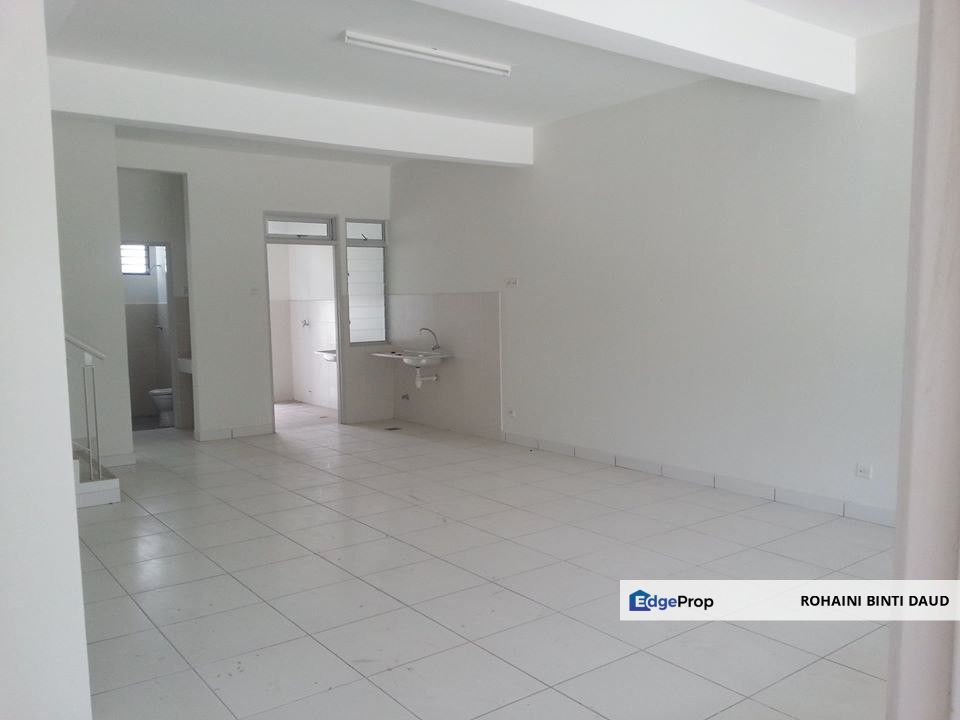 FULL LOAN Gated Community 2 Storey Terrace Camellia Residence Bandar Tasik Kesuma SEMENYIH, Selangor, Semenyih