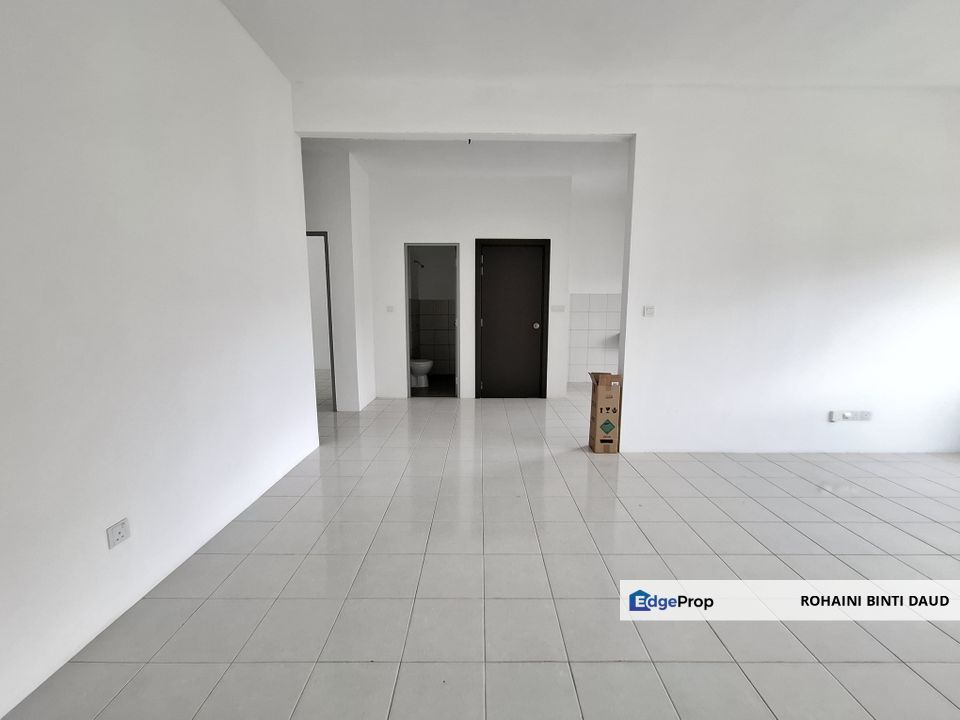 BRAND NEW 1000sf Townhouse 3 Room Sendayu Residence RAWANG, Selangor, Rawang