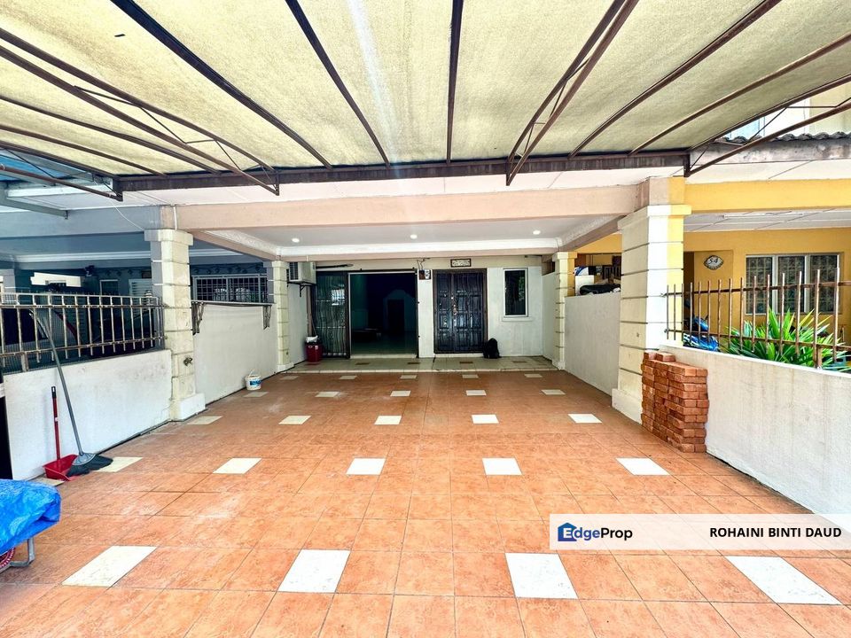 RENOVATED 2056sf 2 Storey Terrace Taman Sunway  BATU CAVES, Selangor, Batu Caves 