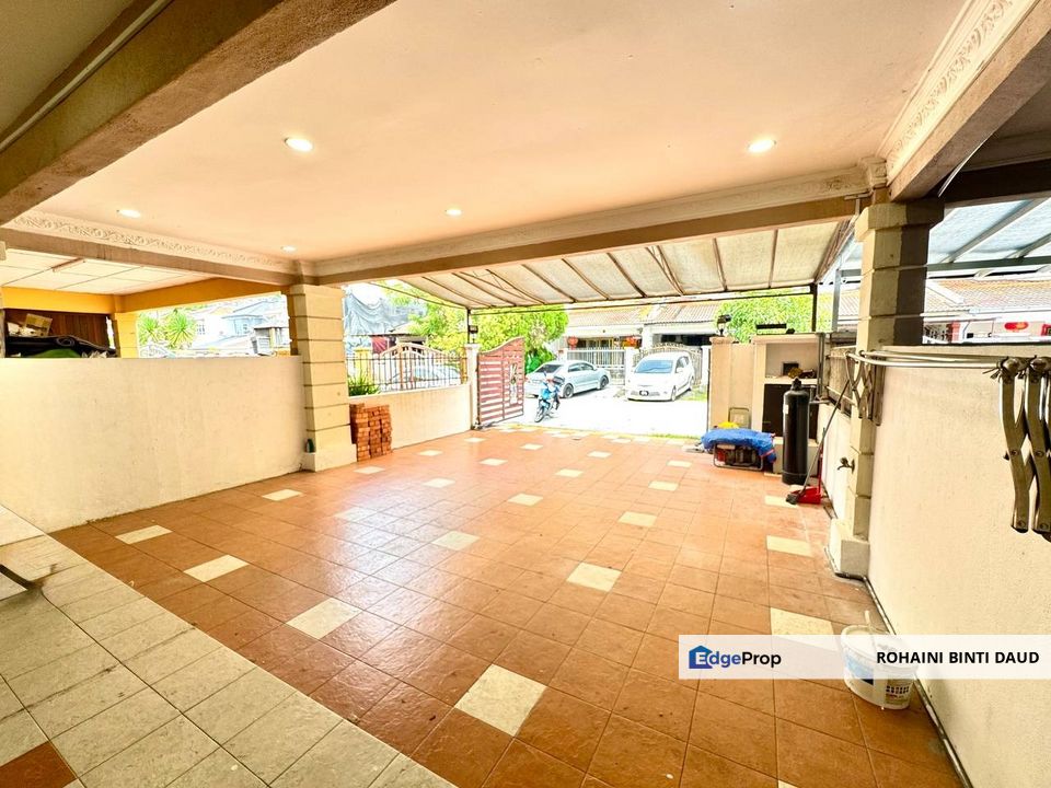 RENOVATED 2056sf 2 Storey Terrace Taman Sunway  BATU CAVES, Selangor, Batu Caves 