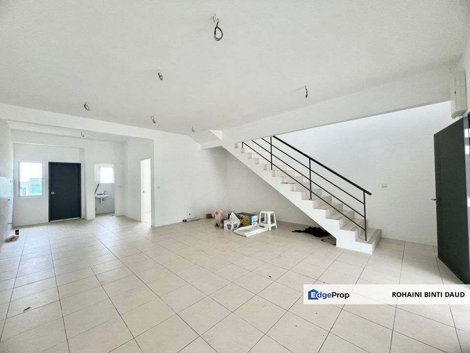 RUMAH BARU Freehold 2 Storey Terrace Iringan Bayu Aury SEREMBAN, Negeri Sembilan, Seremban