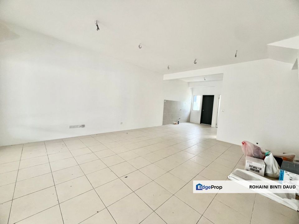 RUMAH BARU Freehold 2 Storey Terrace Iringan Bayu Aury SEREMBAN, Negeri Sembilan, Seremban