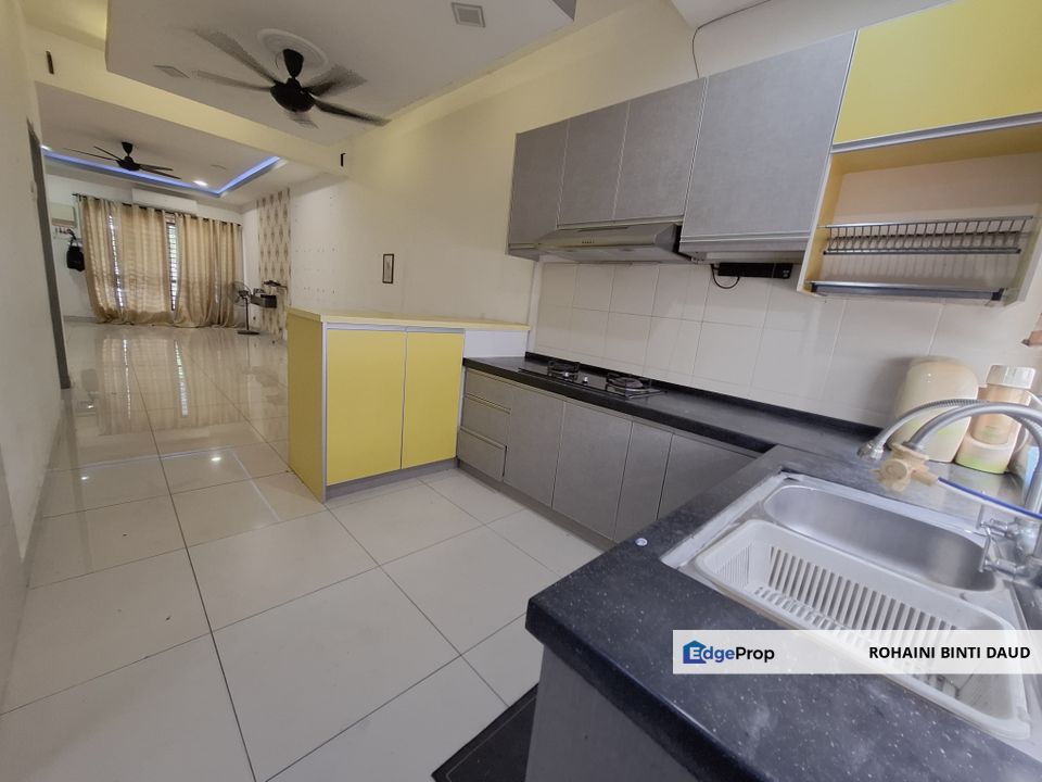 GATED COMMUNITY 2 Storey Terrace Taman Mawar PRIMA BERUNTUNG RAWANG, Selangor, Hulu Selangor