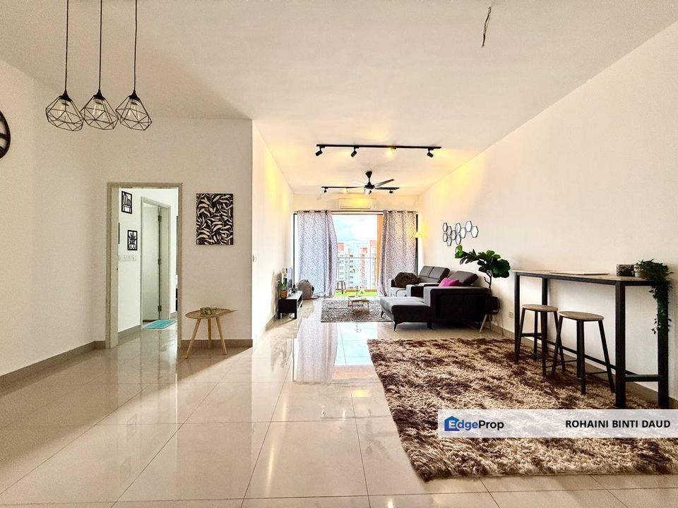 FULLY FURNISHED 1342sf 3 Room Akoya Residence Mutiara Height KAJANG, Selangor, Kajang