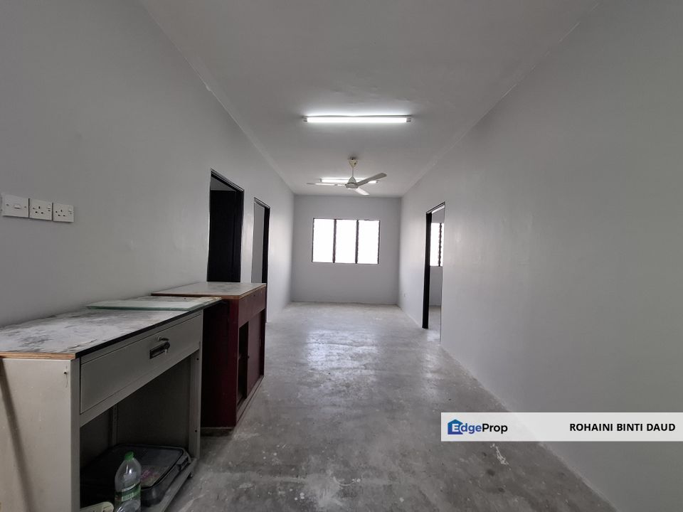 DEKAT KTM Batu Caves 3 Bilik Flat Putri Laksamana BATU CAVES GOMBAK, Selangor, Batu Caves 