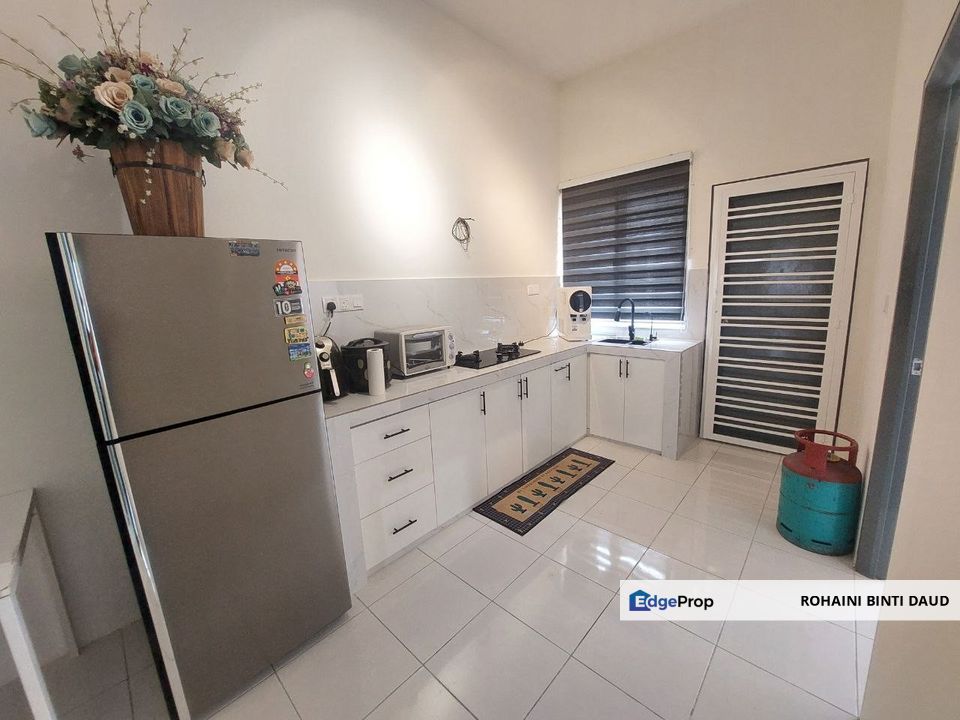 PARTIAL FURNISHED with Kitchen Cabinet 1 Storey Terrace Kita Mekar CYBERSOUTH DENGKIL, Selangor, Dengkil