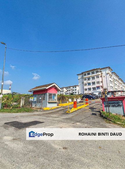 1st Floor 3 Room with Kitchen Cabinet Pangsapri Seri Melati Bandar Seri Putra BANGI, Selangor, Bangi