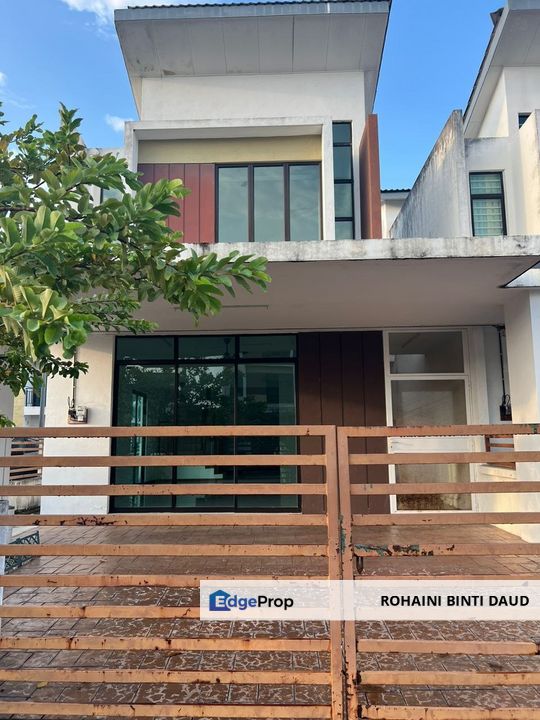 READY MOVE IN 2065sf 4 Room 2 Storey Terrace Saujana KLIA Azalea SEPANG, Selangor, Sepang