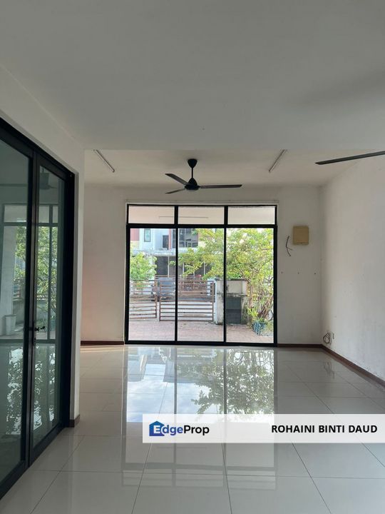 READY MOVE IN 2065sf 4 Room 2 Storey Terrace Saujana KLIA Azalea SEPANG, Selangor, Sepang