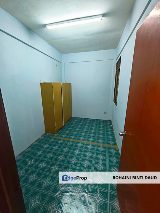 Gated & Guarded 3 Room Pangsapuri Seri Mawar Bandar Seri Putra KAJANG, Selangor, Bangi