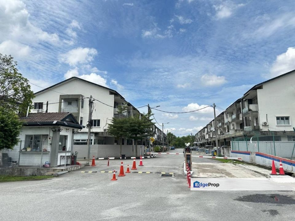 Near MAHSA 4 Room Townhouse SP2 Bandar Saujana Putra JENJAROM, Selangor, Jenjarom