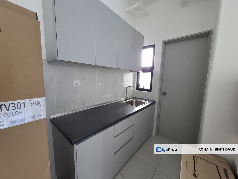 READY MOVE IN New Unit Partial Furnished 4 Room Residensi Emas KAJANG 2, Selangor, Kajang