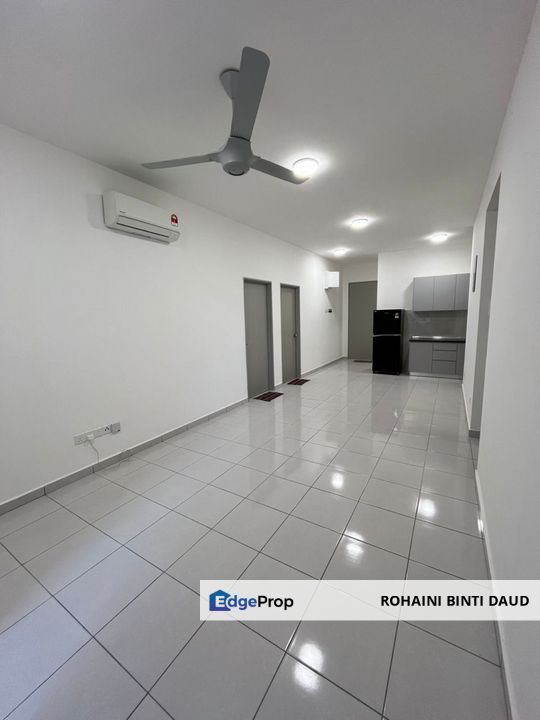 NEW UNIT Ready Move In Almost Fully Furnished 4 Room Residensi Emas KAJANG 2, Selangor, Kajang